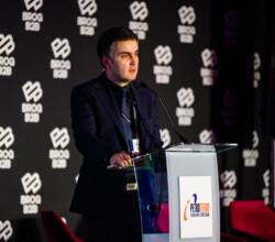 Radek Zawadzki Petrotrend Arche Krakowska