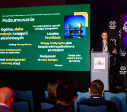 Radek Zawadzki Petrotrend Arche Krakowska